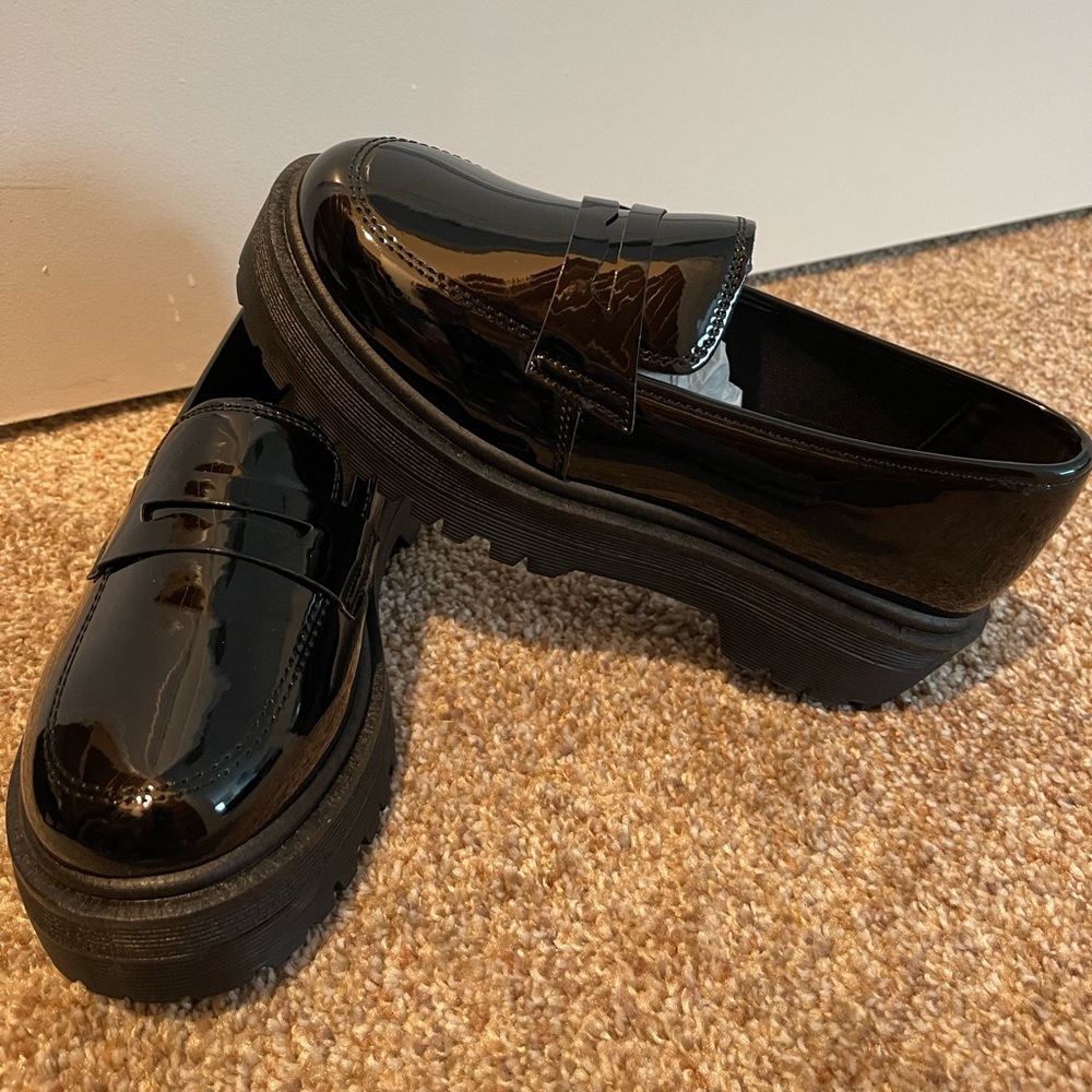 Lulus Maysie Black Flatform Loafers. BRAND NEW